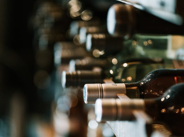 Cuidados simples com a guarda de vinhos em casa